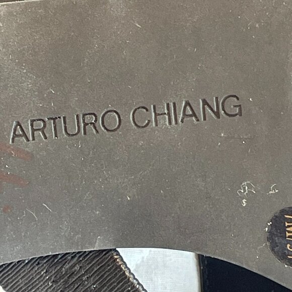 Arturo Chiang Black Leather Flip Flop Sandal with Rhinestone Embellishment 7 - Picture 7 of 11